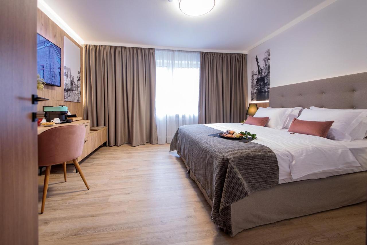 Gaestehaus Zum Roten Hahn 鲁纳 外观 照片