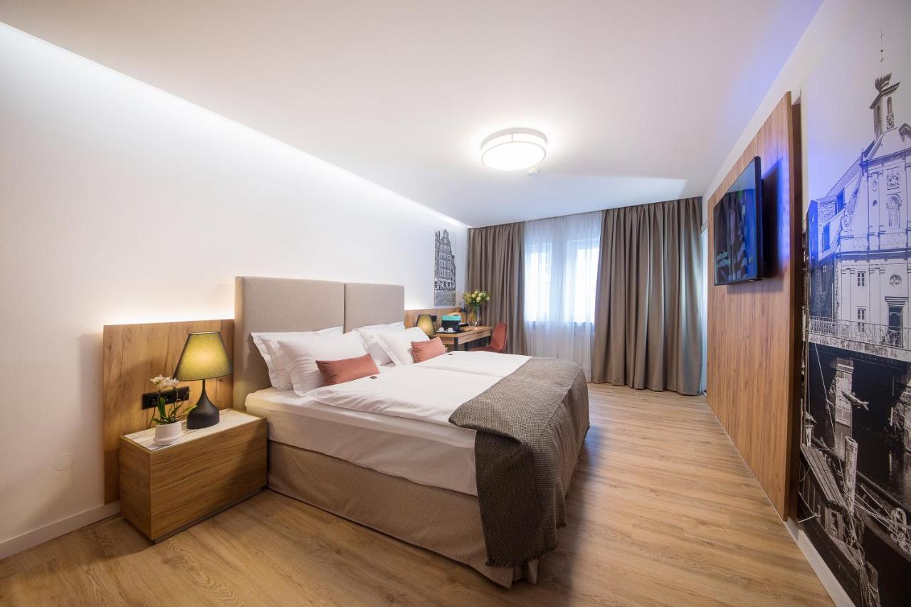 Gaestehaus Zum Roten Hahn 鲁纳 外观 照片